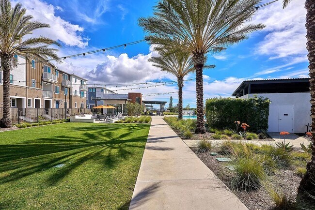 Building Photo - 27717 Stonehurst Ln