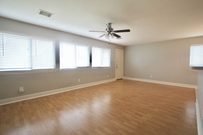 Building Photo - 19507 Winston Hill Dr