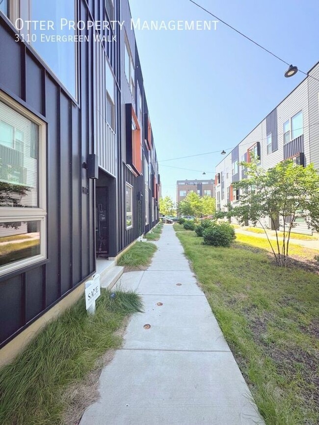 Building Photo - 3110 Evergreen Walk