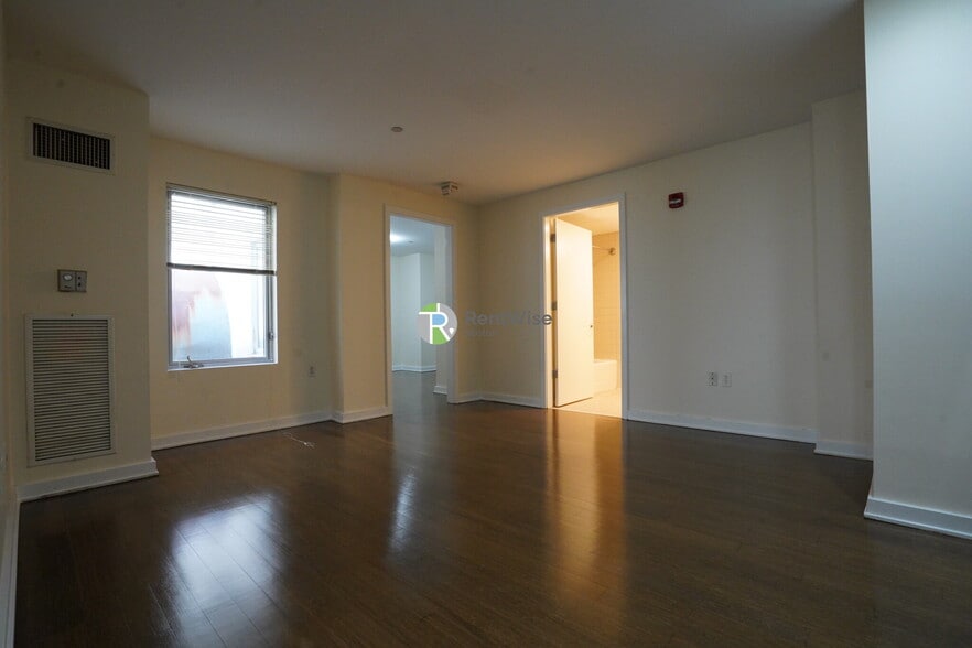 Building Photo - 40 Boylston St