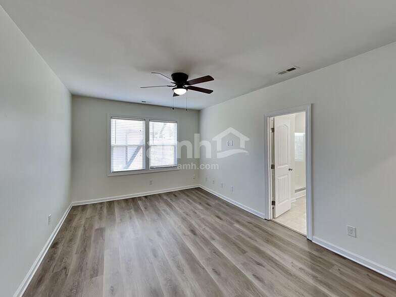 Building Photo - 112 Occidental Dr