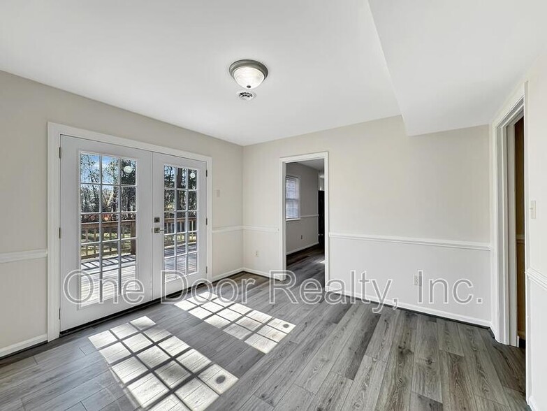 Building Photo - 106 Lexington Dr