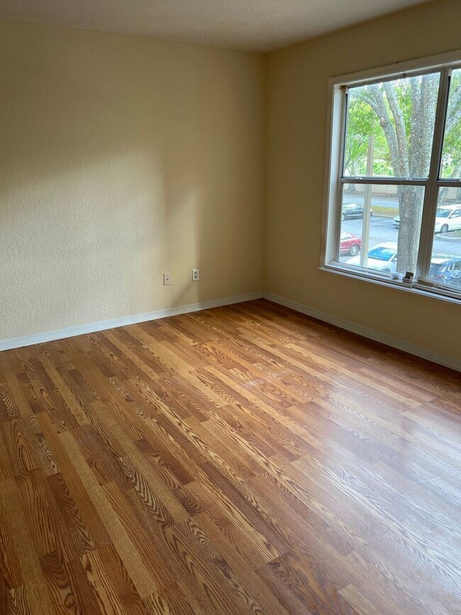 Building Photo - 8939 Latrec Ave