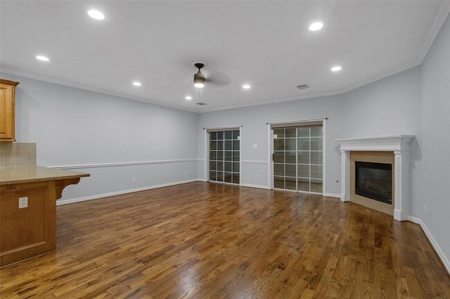 Building Photo - 341 W 23rd St