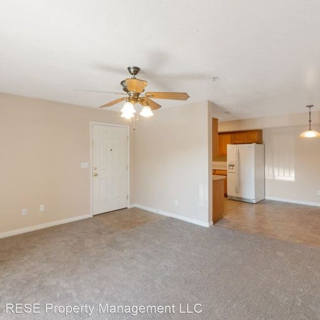 Building Photo - 3 br, 2 bath House - 3397 E Ridge Rd #8