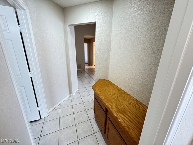 Building Photo - 7273 Vista Bonita Dr