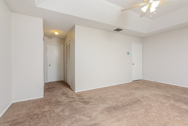 Building Photo - 67 Abbey Hollow Dr