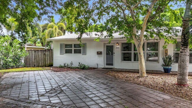 Primary Photo - 2840 NE 16th Ct