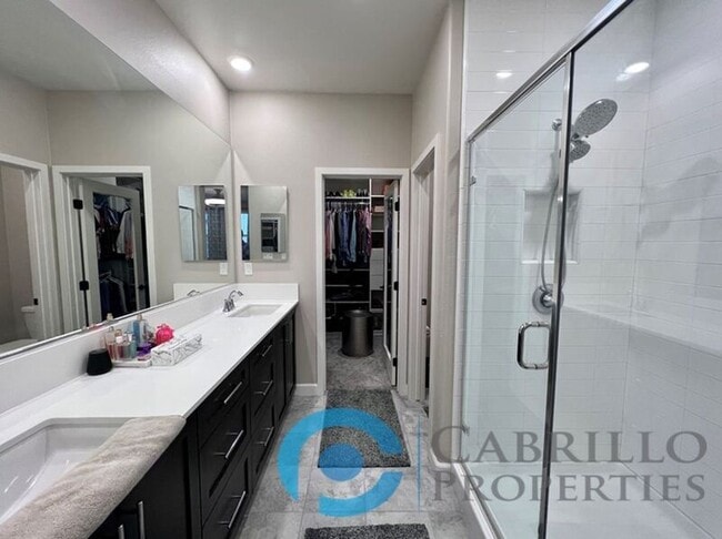 Building Photo - 1840 Mint Ter