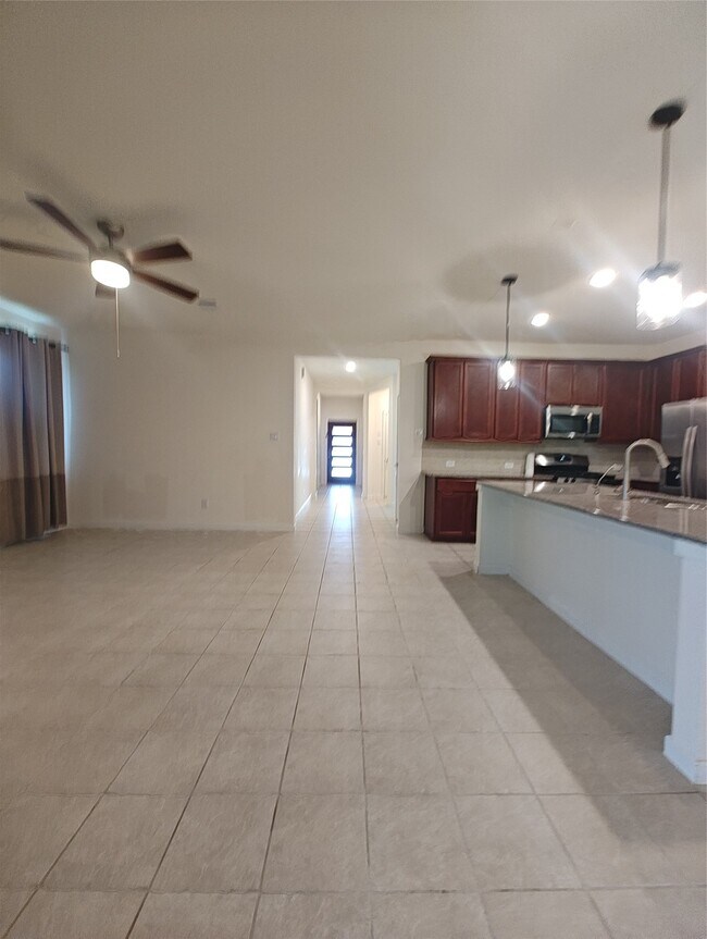 Building Photo - 7802 Winter Hawk Cir