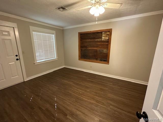 Building Photo - 153 E 6th St