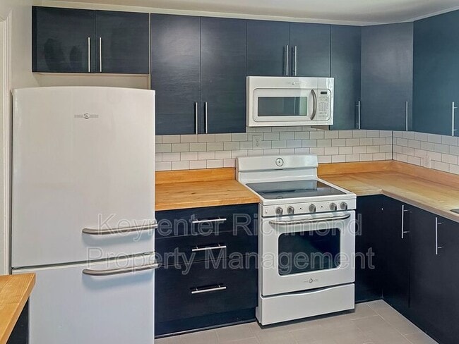 Building Photo - 2901 Maplewood Rd