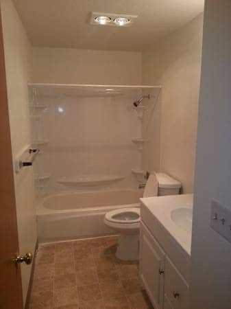 Building Photo - 425 Filbert Ln