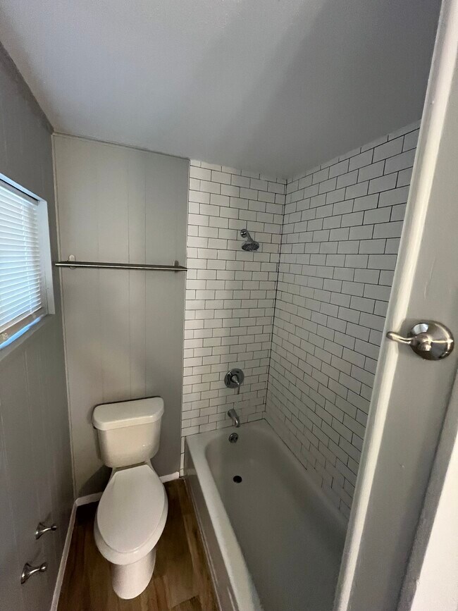 Building Photo - 506 Demya Dr