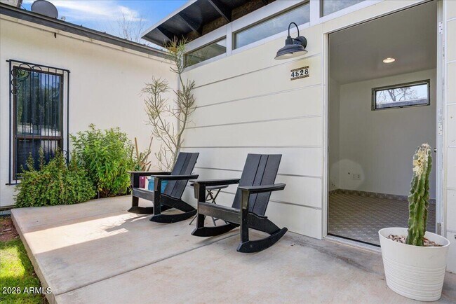 Building Photo - 4528 North 39th Pl