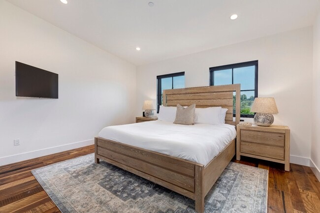 Building Photo - 6711 Wandermere Rd