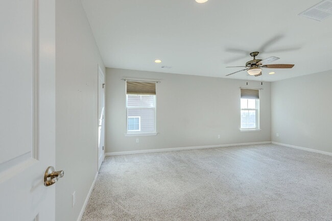 Building Photo - 2704 Orleans Dr