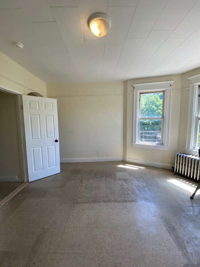 Building Photo - 121 Yonkers Ave