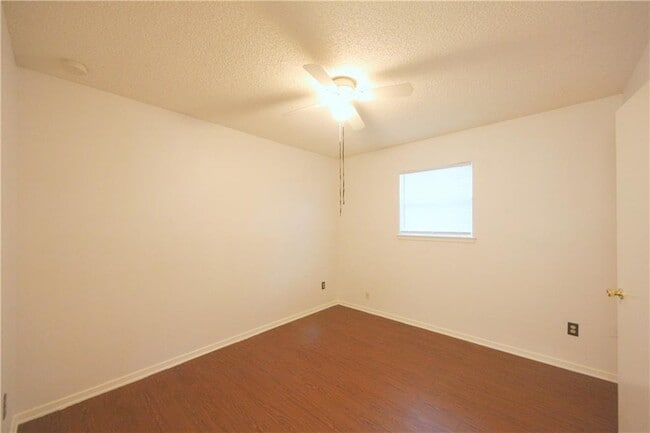 Building Photo - 12313 Willow Wild Dr