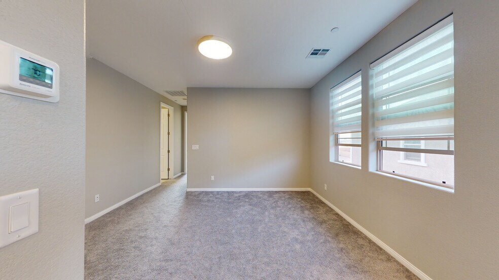 Building Photo - 770 Aurora Vale Pl