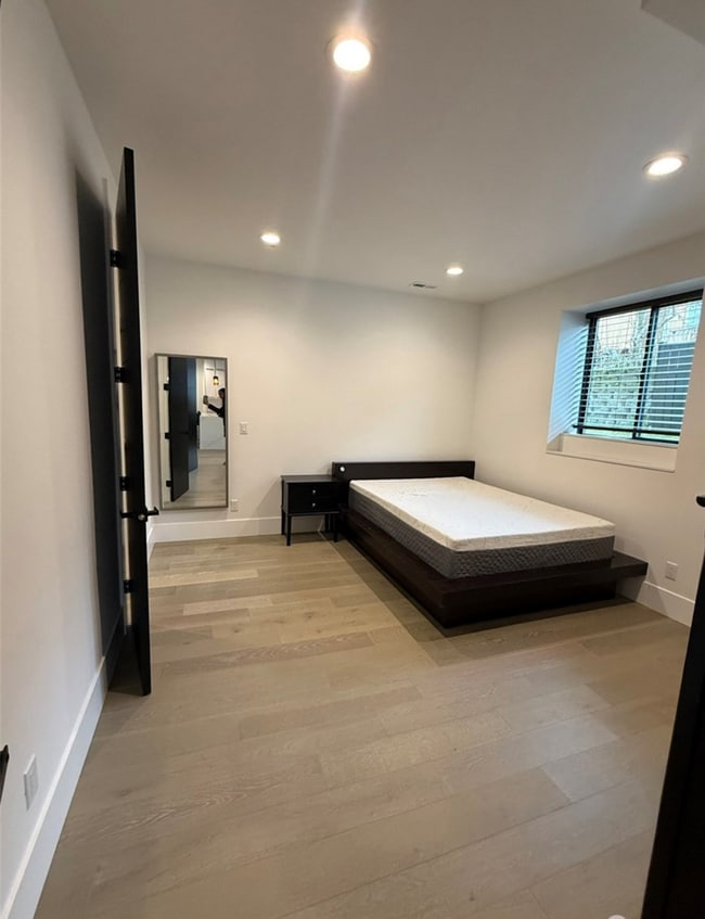 Building Photo - 829 S 242nd St