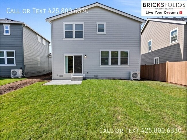 Building Photo - Inviting Home in Port Orchard with a Perfe...