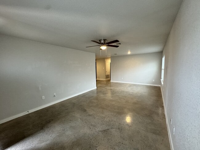 Building Photo - 1415 Shoshoni Trail