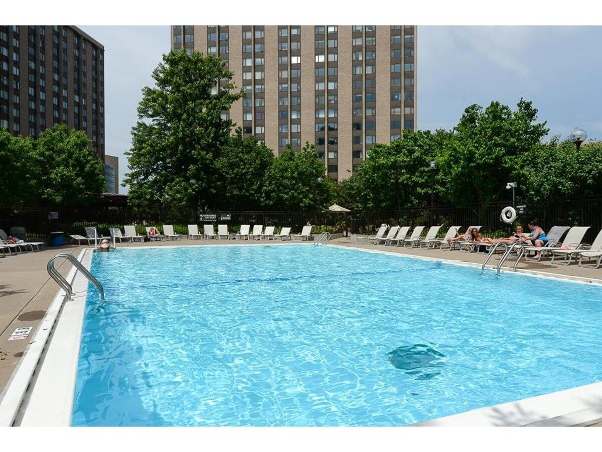 Building Photo - 15 S 1st St