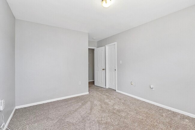 Building Photo - 115 Hunslet Cir