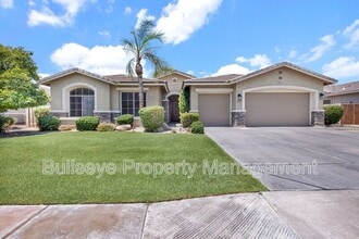 Building Photo - 1550 N Robin Ln