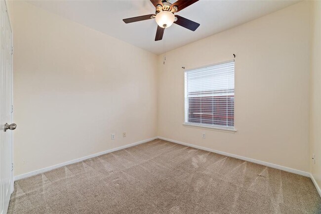 Building Photo - 22531 Heather Way Ct
