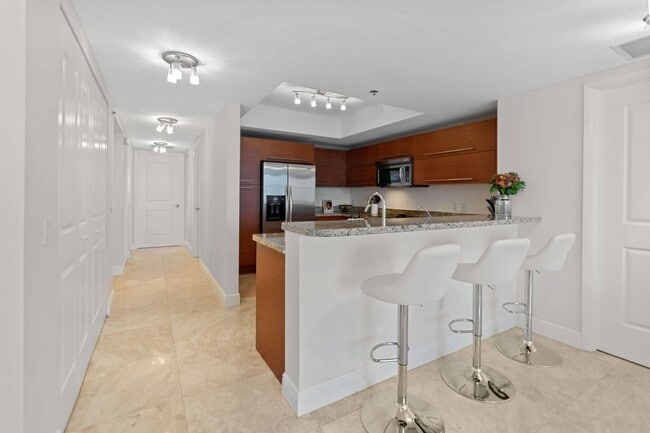 Building Photo - 2641 N Flamingo Rd