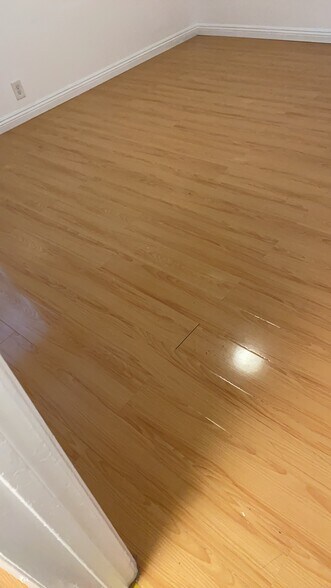 Building Photo - 410 S Sierra Madre Blvd