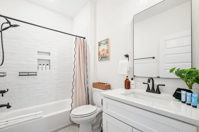 Building Photo - 19901 Charlie Claude Dr