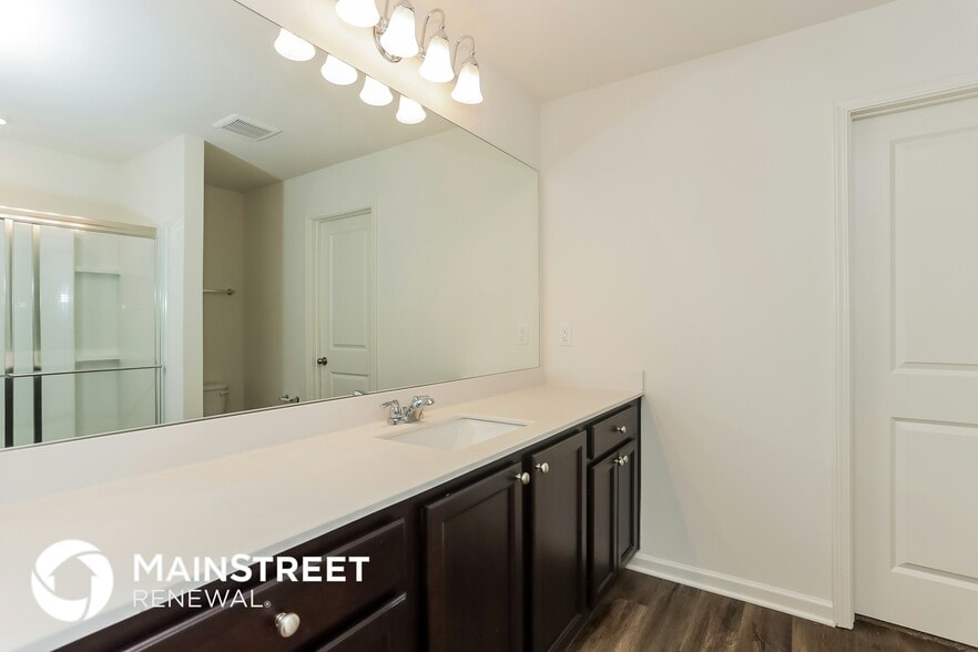 Building Photo - 7250 Emma Ct