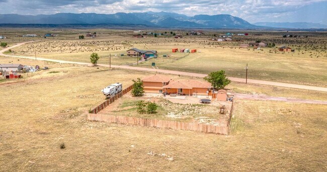 Building Photo - Spacious 5-Bedroom Home on 5 Acres with Panoramic Mountain Views & Endless Possibilities