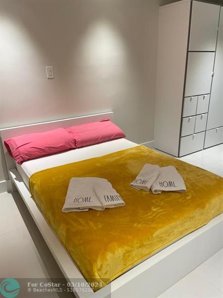 Building Photo - 327 Lancaster St