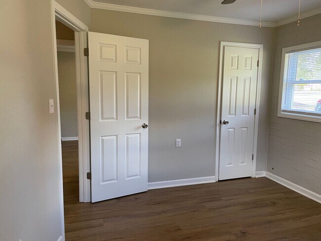 Building Photo - Updated Two Bedroom Duplex in Lincolnton