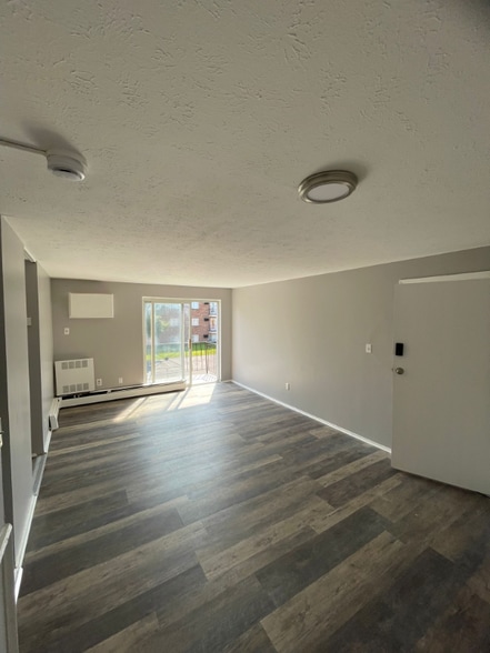 Building Photo - 13420 Euclid Ave