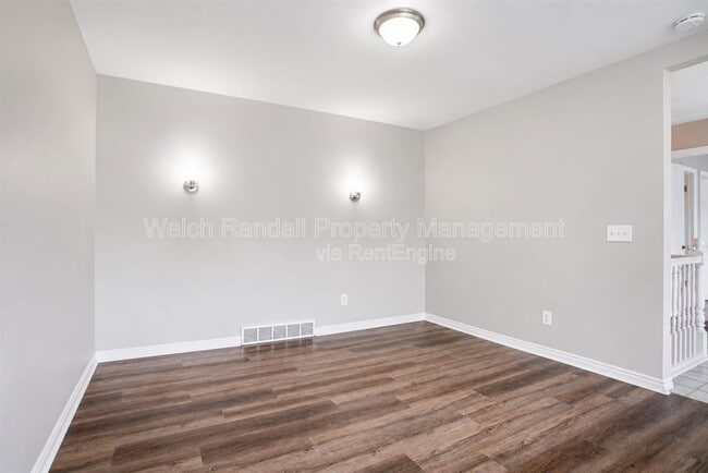 Building Photo - 9527 S Newkirk St
