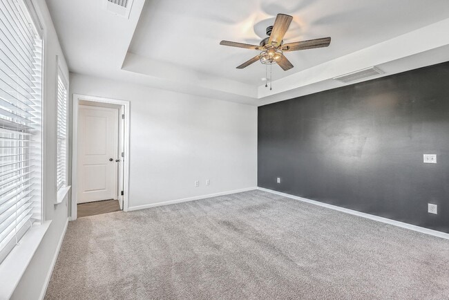 Building Photo - 132 McClellan Way