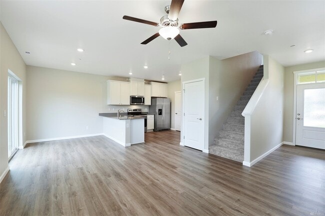 Building Photo - 8414 Gilman Wy