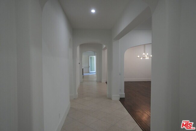 Building Photo - 20451 Via Sansovino