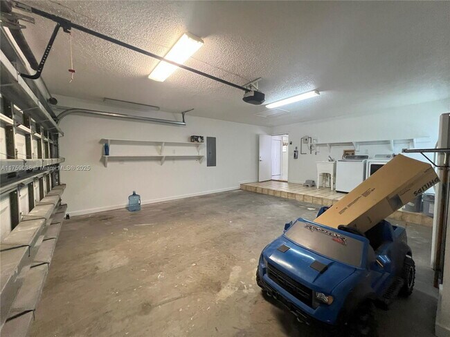 Building Photo - 8735 SW 54th Terrace