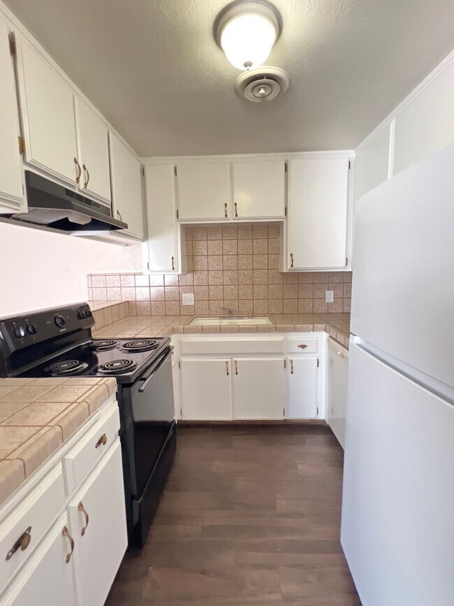 Building Photo - 6811 Klamath Way