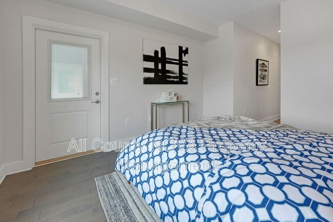 Building Photo - 3821 14th St NW