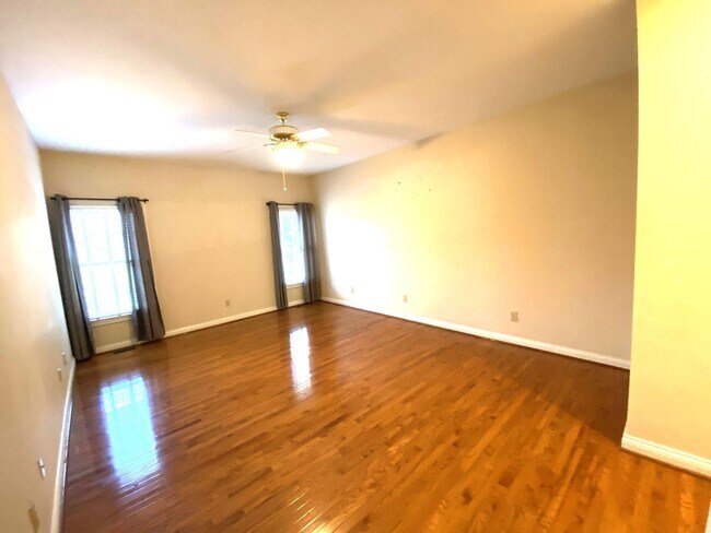 Building Photo - Palomar Home                  20260709