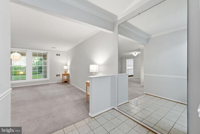 Building Photo - 5705 Brewer House Cir