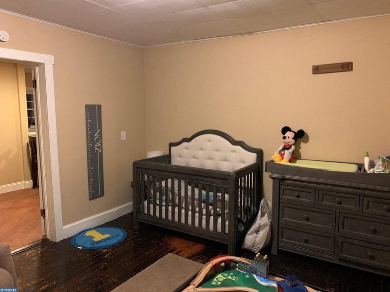 Building Photo - 555 CHESTNUT