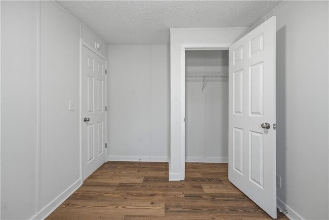 Building Photo - 190 Chivalry Ln